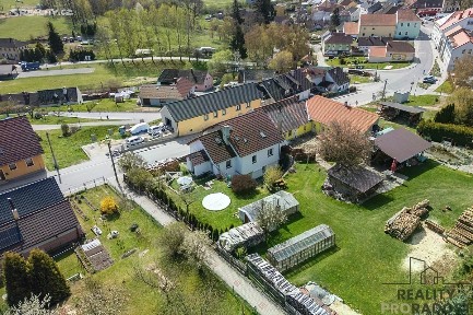 Prodej vícegeneračního domu 300 m², pozemek 574 m² Dolní Dvořiště