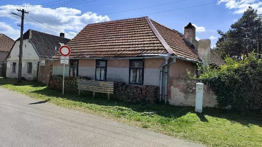 Prodej rodinného domu 100 m², pozemek 1068 m² Stálky
