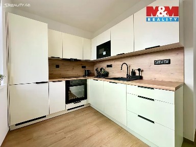 Prodej bytu 3+1 72 m² náměstí Mládeže, Týn nad Vltavou