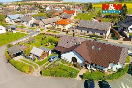 Prodej rodinného domu 390 m², pozemek 1050 m² Suchdol
