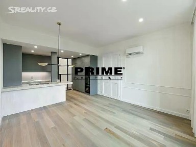 Pronájem bytu 4+kk 118 m² náměstí Jiřího z Poděbrad, Praha - Vinohrady