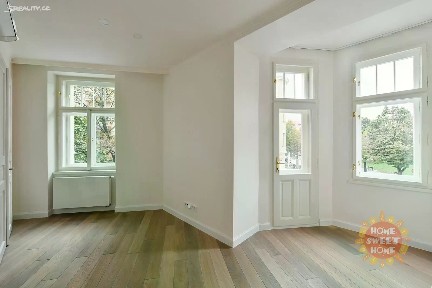 Praha, Praha 3, Vinohrady, náměstí Jiřího z Poděbrad, 9