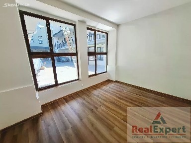 Pronájem obchodního prostoru 70 m² Máchova, Praha - Vinohrady
