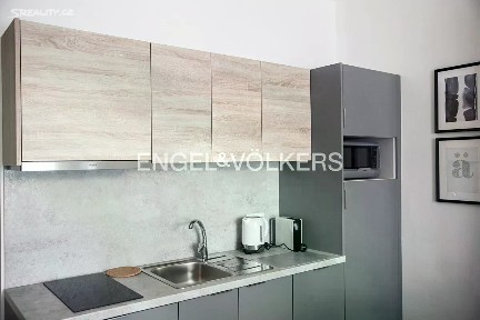Prodej bytu 1+kk 29 m² Strakonická, Praha - Smíchov