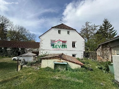 Prodej rodinného domu 220 m², pozemek 3229 m² Pětipsy