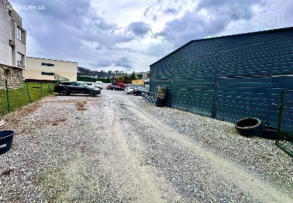 Pronájem obchodního prostoru 942 m²
