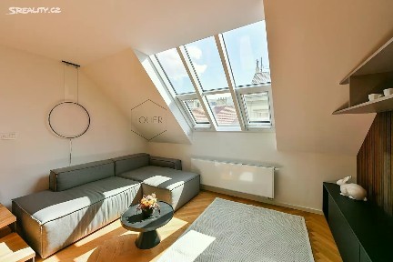 Pronájem bytu 4+kk 90 m² Roháčova, Praha - Žižkov