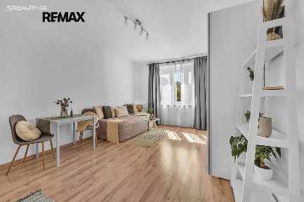 Prodej bytu 1+kk 29 m² Michelská, Praha - Michle