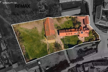 Prodej rodinného domu 372 m², pozemek 5995 m² Buzice