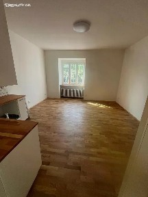 Prodej bytu 1+kk 30 m² 28. pluku, Praha - Vršovice