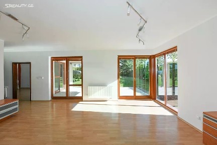 Prodej rodinného domu 270 m², pozemek 654 m² Holubí, Jesenice