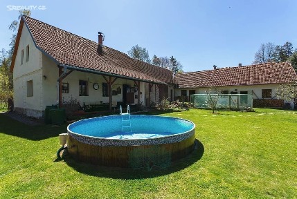 Prodej rodinného domu 284 m², pozemek 1654 m² Skomelno