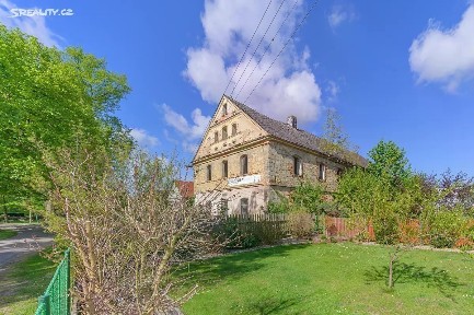 Prodej zemědělské usedlosti 400 m², pozemek 3821 m² Okna