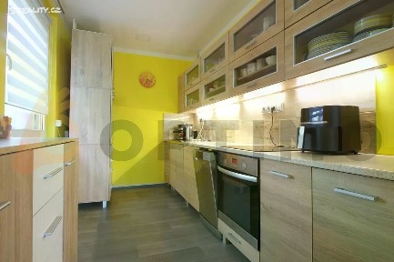 Prodej bytu 3+1 65 m² Bajgarova, Praha - Kyje