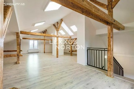 Pronájem rodinného domu 270 m², pozemek 800 m² Ke smrčině, Praha - Újezd u Průhonic