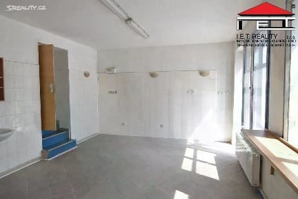 Pronájem obchodního prostoru 47 m²