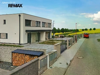 Pronájem rodinného domu 213 m², pozemek 465 m² Hrabáňova, Červené Pečky