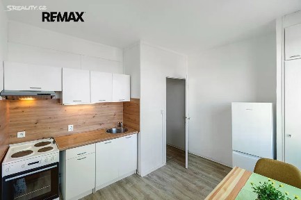 Prodej bytu 1+1 41 m² třída Edvarda Beneše, Hradec Králové - Třebeš