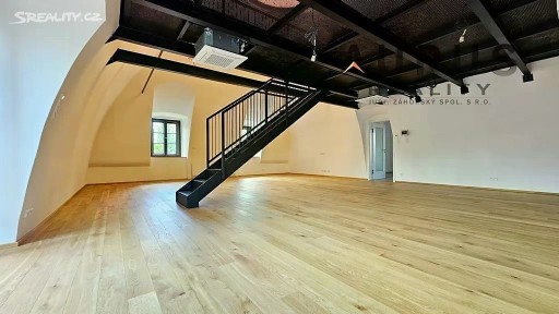 Pronájem bytu 2+kk 107 m² Bělehradská, Praha - Nusle