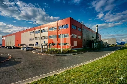 Pronájem kanceláře 600 m²