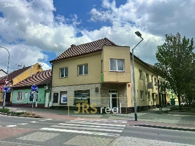 Veselí nad Moravou, Hodonín, tř. Masarykova