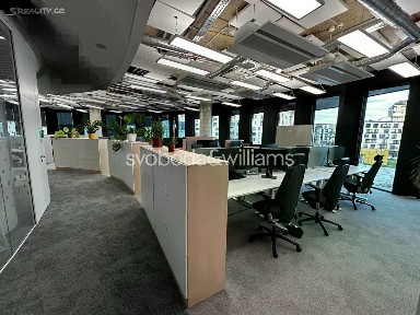 Pronájem kanceláře 1050 m²