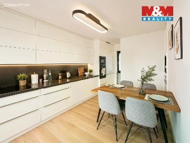 Prodej rodinného domu 190 m², pozemek 66 m² Březová