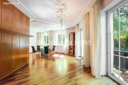 Prodej vícegeneračního domu 463 m², pozemek 1277 m² U Bažantnice, Přezletice