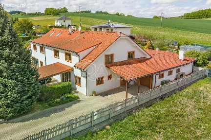 Prodej rodinného domu 362 m², pozemek 1568 m² Třemblatská, Zvánovice