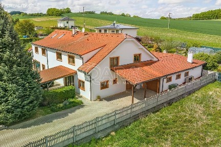 Prodej rodinného domu 362 m², pozemek 1568 m²