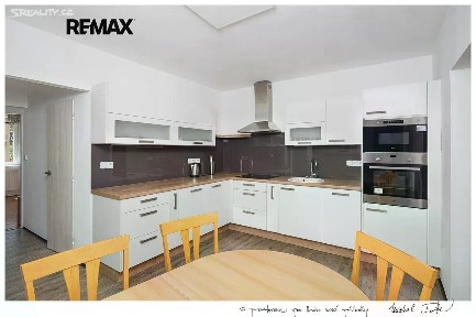 Pronájem bytu 1+kk 40 m² Tečovice