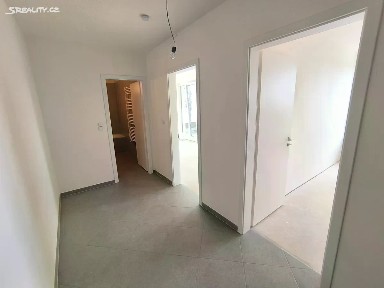 Prodej bytu 2+kk 48 m² Pod Harfou, Praha - Vysočany