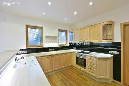 Pronájem rodinného domu 359 m², pozemek 706 m² Požárnická, Praha - Nebušice