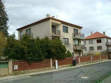 Prodej rodinného domu 400 m², pozemek 860 m² Jižní, Kněževes