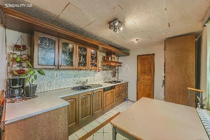 Prodej bytu 5+1 130 m² Sezemice - Veská