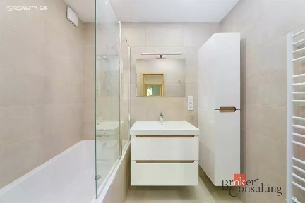 Prodej bytu 4+kk 70 m² Zásmuky - Sobočice