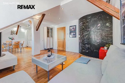 Prodej bytu 2+kk 73 m² Zborovská, Praha - Smíchov
