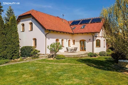 Dvorská, Horní Jelení