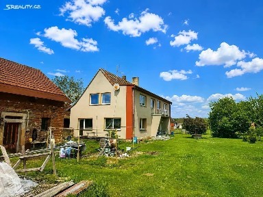 Prodej rodinného domu 200 m², pozemek 5269 m²