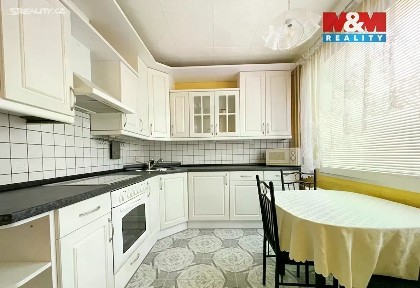 Prodej bytu 2+1 62 m² Holešická, Chomutov