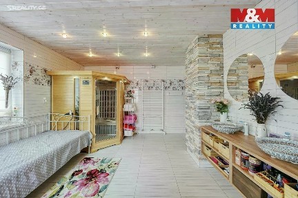 Prodej rodinného domu 359 m², pozemek 581 m²