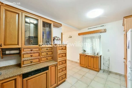 Pronájem rodinného domu 230 m², pozemek 859 m² Hornofova, Praha - Nebušice
