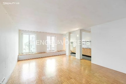 Pronájem rodinného domu 350 m², pozemek 253 m² Pod Závěrkou, Praha - Smíchov