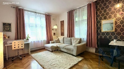 Pronájem bytu 2+1 57 m² V Holešovičkách, Praha - Libeň