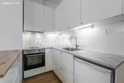 Pronájem bytu 2+kk 42 m² Sarajevská, Praha - Vinohrady