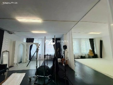 Pronájem obchodního prostoru 99 m²