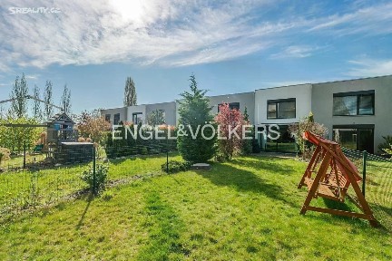 Prodej rodinného domu 197 m², pozemek 255 m² U Golfu, Praha - Horní Měcholupy