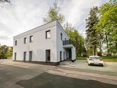 Pronájem kanceláře 86 m²