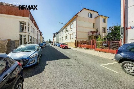 Prodej činžovního domu 221 m² Čistovická, Praha - Řepy