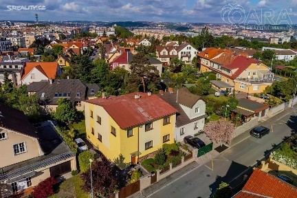 Prodej rodinného domu 270 m², pozemek 431 m² Šikmá, Praha - Žižkov